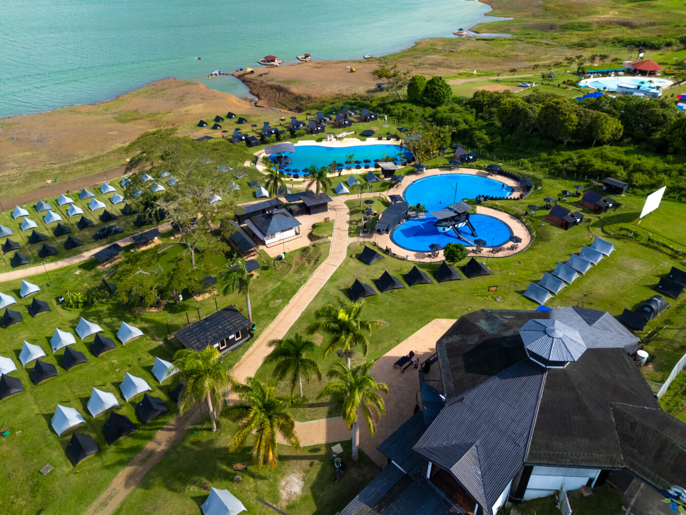 Lago Calima Deportes acuáticos en Colombia Cómo llegar al Lago Calima Turismo en Valle del Cauca Kitesurf en Colombia